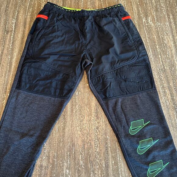 Men’s Nike Sports Tank Top & Sweatpant Joggers 2-Piece Set, L (Tank) M (Pants) - Picture 10 of 16